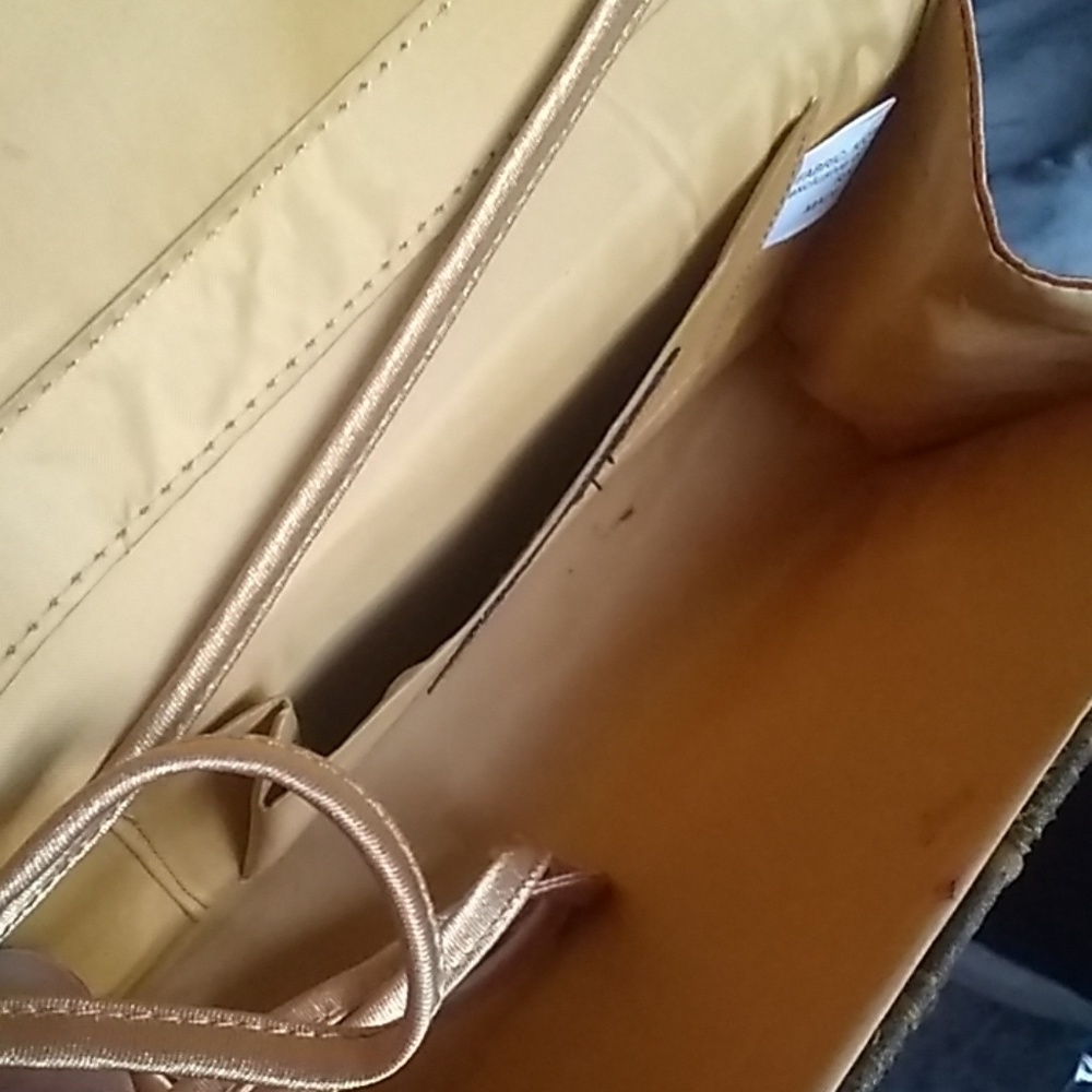 Purse - Picture 2 of 3